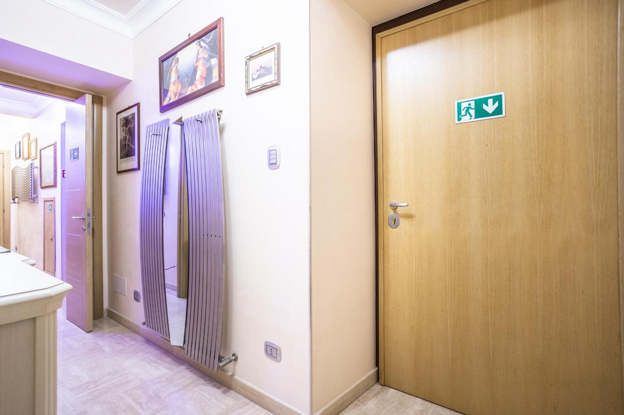روما Luxury Inn Opera المظهر الخارجي الصورة
